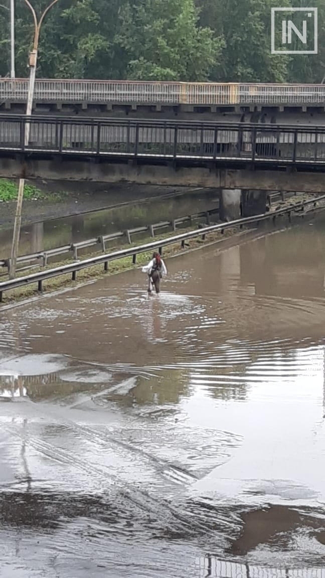 An ordinary day in Yekaterinburg - Yekaterinburg, Captain Jack Sparrow, SUPsurfing, Rainstorm, Longpost