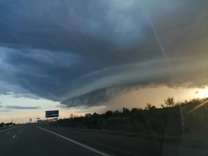 The cloud is like a burst bag - My, Nature, Sky