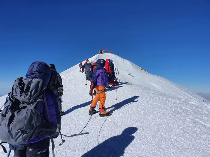 Queue to the top of Elbrus) - My, Elbrus, Vertex, Queue, The photo