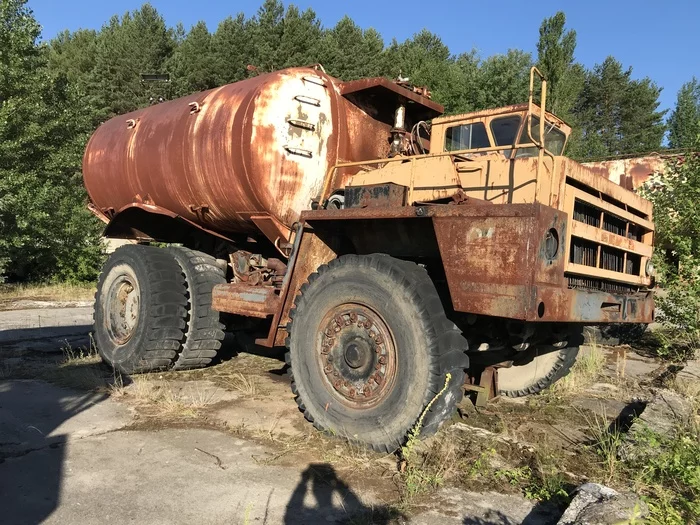 Chernobyl service garage, entire liquidators' cars found - My, Chernobyl, Pripyat, Garage, Exclusion Zone, Video, Longpost