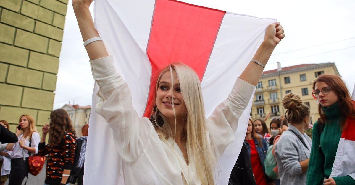 Минск женский. БЧБ марш Минск. Протесты в Беларуси девушки. Марш женщин Беларусь. Белорусские протесты женские.