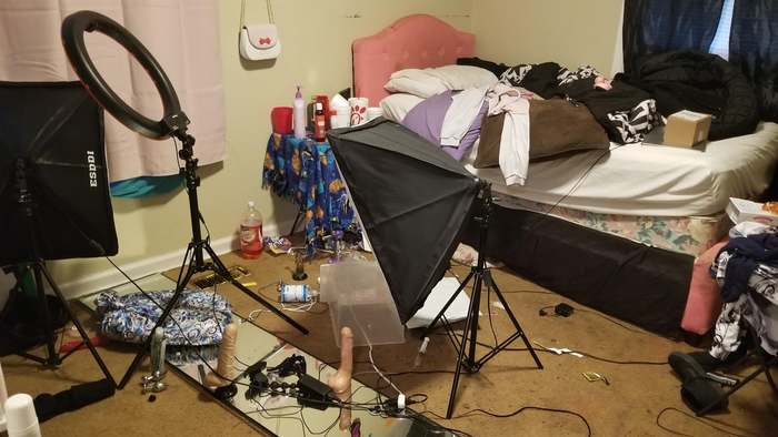 E-Girl Room, Behind the Scenes - NSFW, Reddit, Srach, Bloggers, Dildo