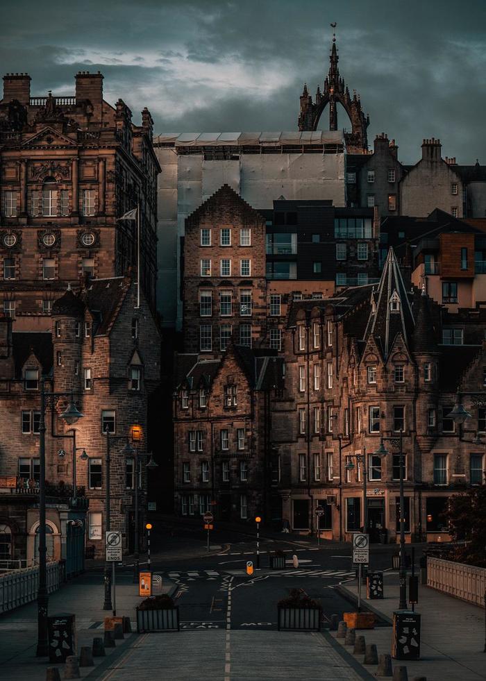 Edinburgh, Scotland, mid July - Edinburgh, Scotland, The photo, House, Architecture, Old, Atmospheric, Street photography, Reddit