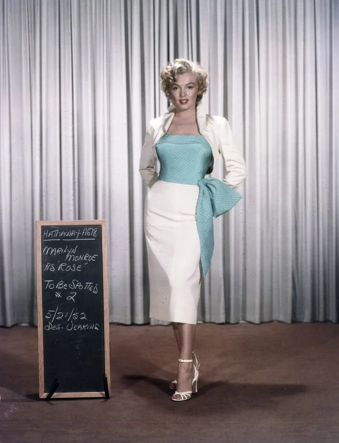 Film Niagara 1953 (XXVIII) Cycle Magnificent Marilyn - 191 - Marilyn Monroe, Actors and actresses, Celebrities, Photos from filming, Movies, Hollywood, USA, Cinema, 1952, 1953, Blonde, Longpost, Elegant dress, Film Niagara