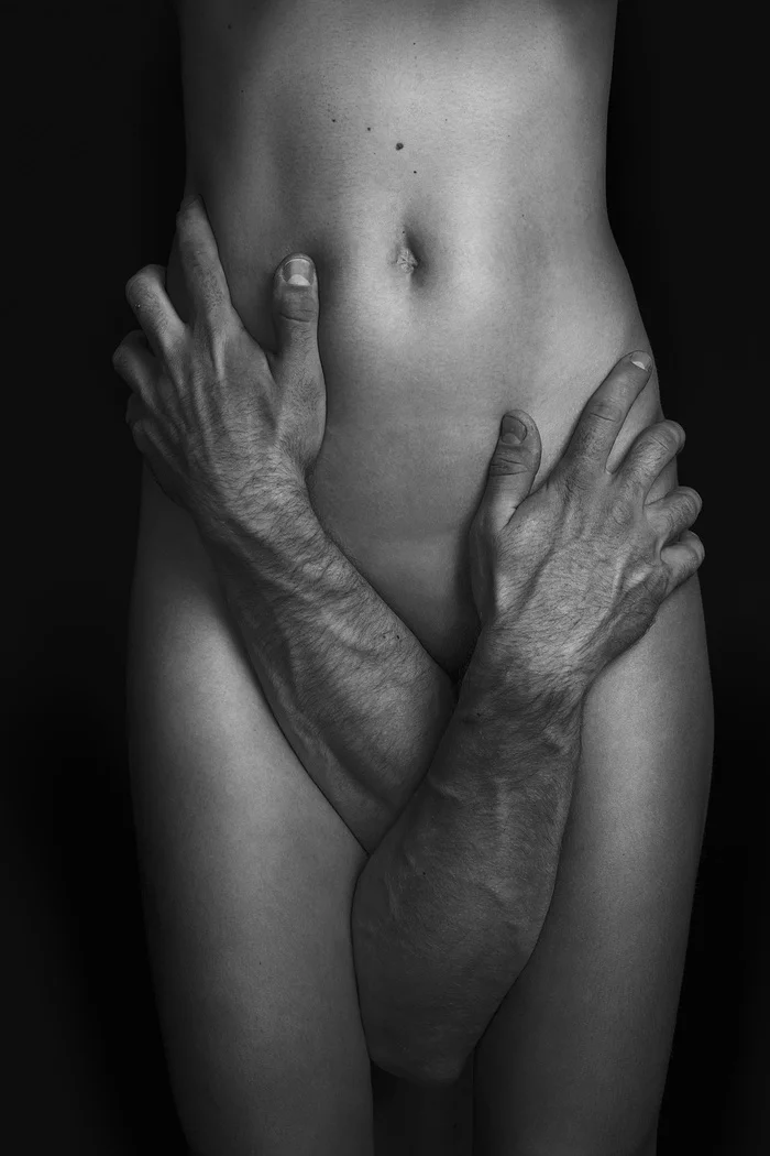 Experiments with pair posing at home - NSFW, My, Arms, Black and white, I want criticism, Professional shooting, The photo