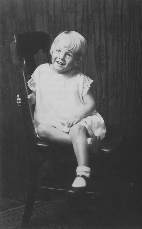 Biography MM (III) 1929 - 1931 Cycle Magnificent Marilyn - 196 - Cycle, Gorgeous, Marilyn Monroe, Beautiful girl, Actors and actresses, Celebrities, Parents and children, The photo, , Black and white photo, 20th century, Girl, Baby photo, Biography, Childhood, Longpost