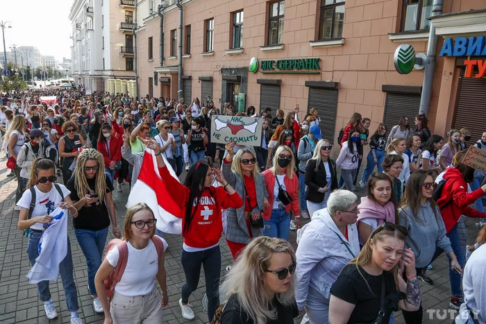 2) September 12. Protests in Belarus - City Day / Women's March - Politics, Protests in Belarus, Republic of Belarus, Girls, Women, Detention, Alexander Lukashenko, Militia, March, Video, Longpost