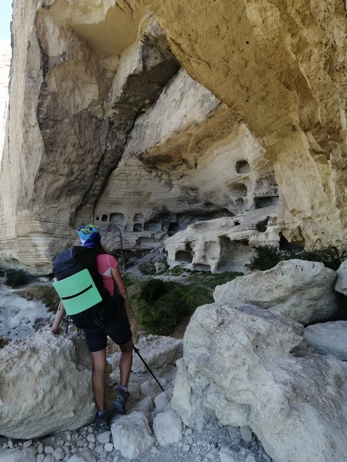 Trekking in the cave cities of Crimea - My, Crimea, Cave City, Archeology, Hike, Longpost