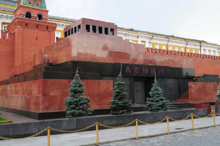Tomb Troubles - My, Kremlin, Lenin, Mausoleum