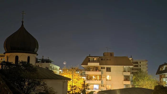 Night photo with a church in the background... - My, moon, The photo, Beginning photographer, Mobile photography, Google Camera, Xiaomi