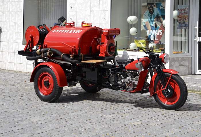 Fireman motorcycle - Italy, Firefighters, Moto, Tricycle