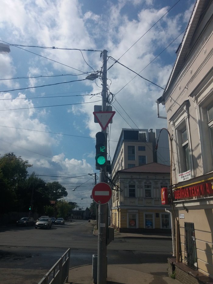 Знатокам ПДД