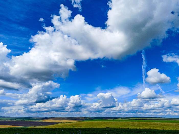 Fields that smell like strawberries... - My, Beginning photographer, Field, Clouds, Longpost