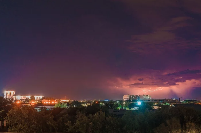 Evening thunderstorm - My, Nikon, Kazakhstan, Uralsk, Evening, The photo, Thunderstorm, Lightning