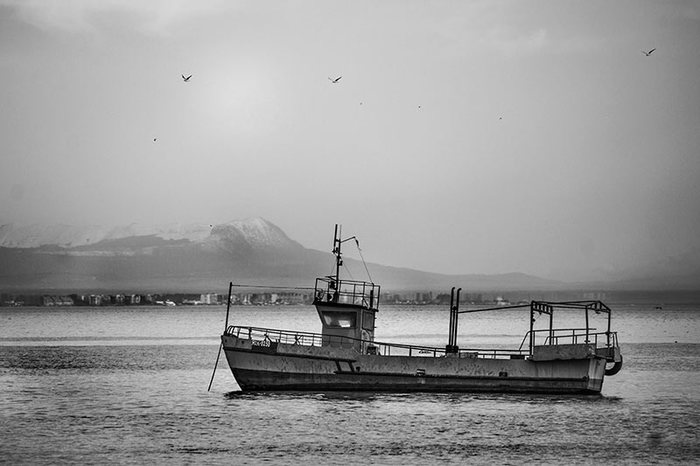 Longboat in Kalamita Gulf - My, Evpatoria, Black Sea, Black and white photo, Ship