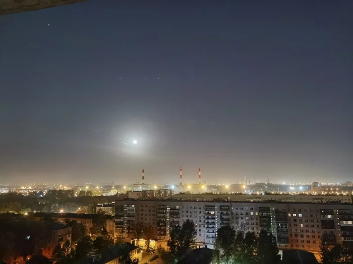 Moon tonight - My, moon, Night, Town, Saint Petersburg, Mobile photography, Longpost