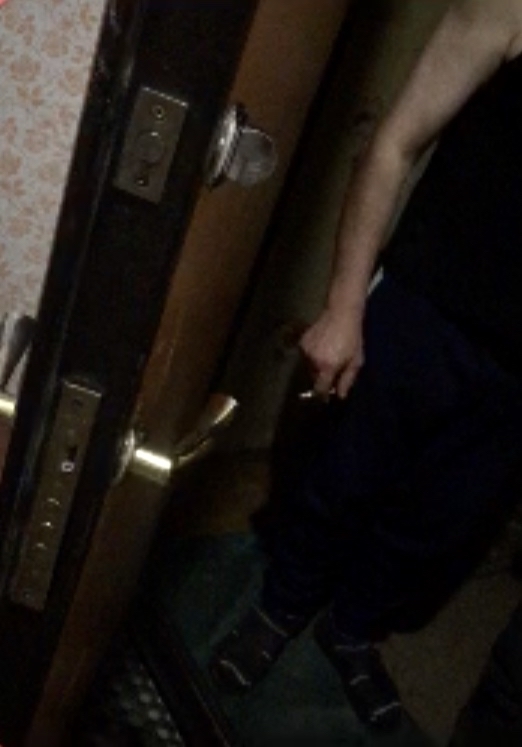 Полиция Нового Уренгоя:-"Вы чё звоните, куда?"