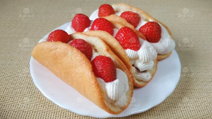Biscuit Cakes with Strawberries! - My, Recipe, Chew-Ka!, Cake, Confectionery, Cooking, Strawberry, Yandex Zen, Cream, Longpost, Strawberry plant, Strawberry (plant)