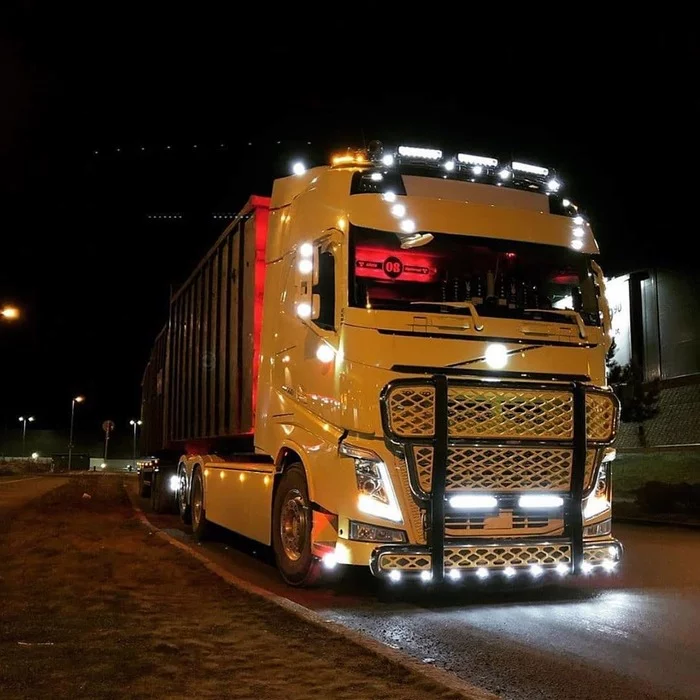 Good night and good luck on the roads! - My, Truckers, Evening