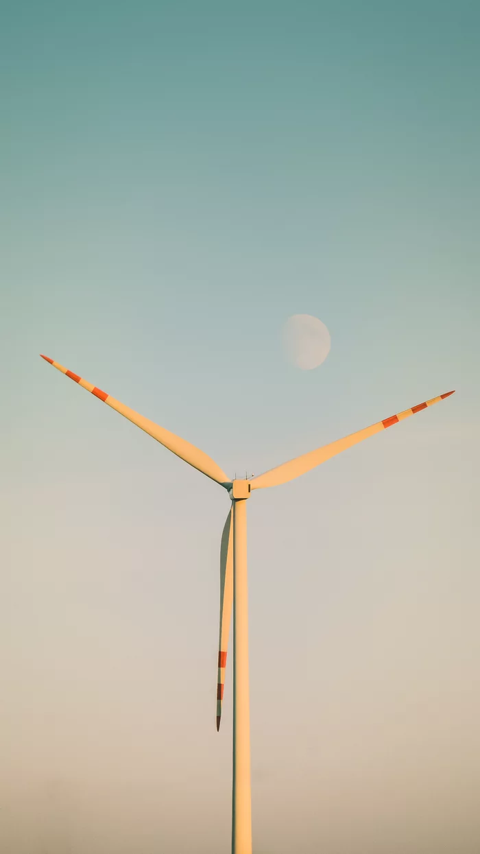 Wind generator against the backdrop of the daytime Moon - My, Wind generator, The photo, Nikon d7100, moon