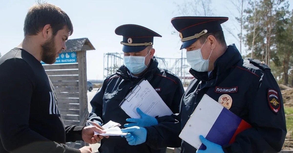 Разрешено сотрудникам. Полиция штрафует за маски. Полицейские проверяют маски. Штраф за отсутствие маски. Штраф за нарушение масочного режима.