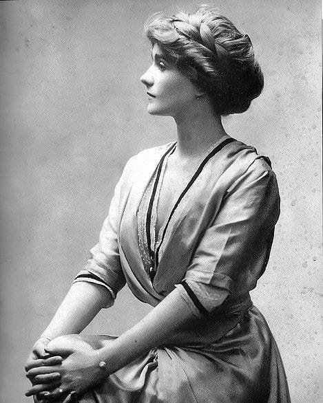 Mademoiselle Gabrielle Chanel. (Gabrielle 'Coco' Chanel) 1910 - Coco Chanel, Chanel, Coco Chanel, France, Retro, Old photo