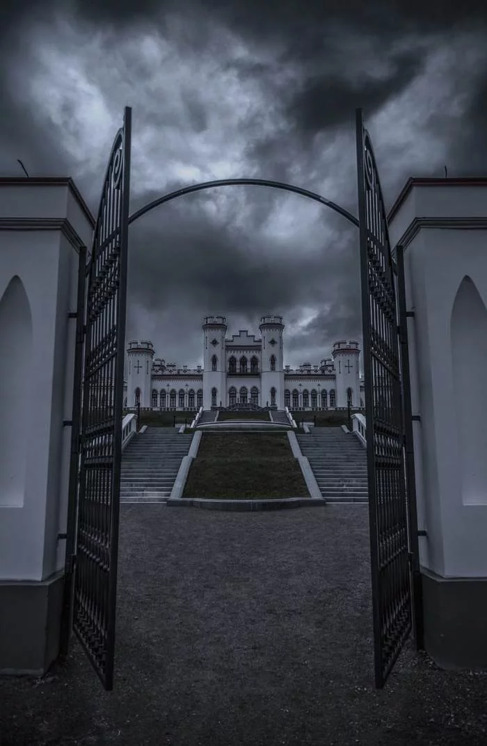 Puslovsky Palace - My, Republic of Belarus, Lock, Castle kossovo, Neo-Gothic, Halloween Contest