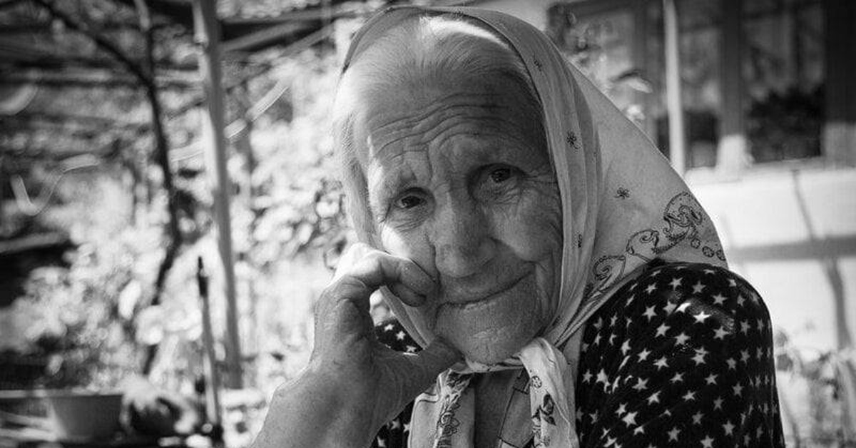 Красивая русская старушка. Фото бабушки. Фотосессия с бабушкой. Старая женщина. Старушка картинка.
