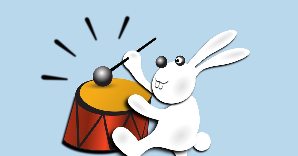 Музыкальная игра заяц. Кролик с барабаном. Заяц с барабаном рисунок. Нарисовать зайца с барабаном. Бить в барабан.