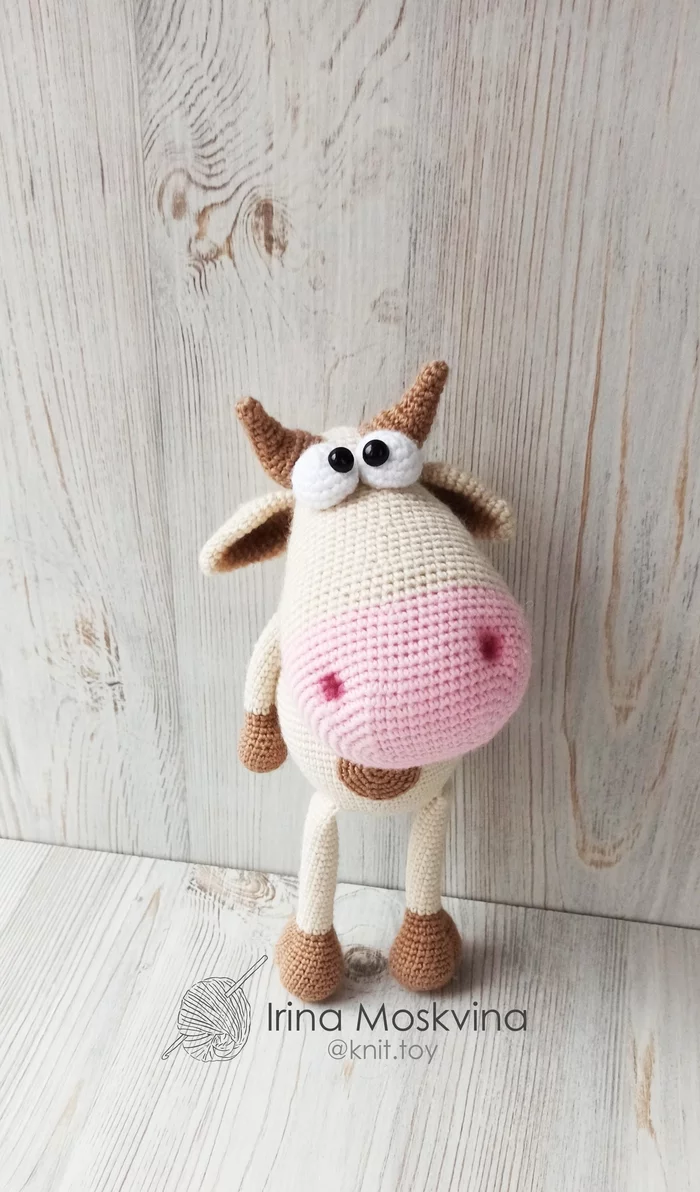 Cow Mila and Yolki - My, Needlework without process, Crochet, Handmade, New Year, Symbol of the year, Cow, 2021, Christmas trees, Longpost