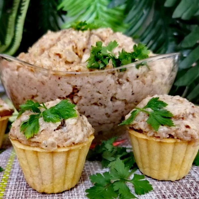 Tartlets with mushroom filling are an excellent appetizer for the holiday table. Mushroom pate in 20 minutes - My, Recipe, Video recipe, Food, Festive table, Snack, Mushrooms, Pate, New Year, Yummy, The best, Video, Longpost