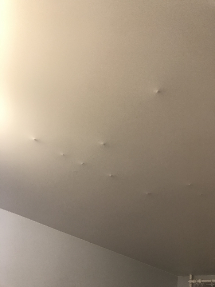 Соседка-бабуля делает ремонт