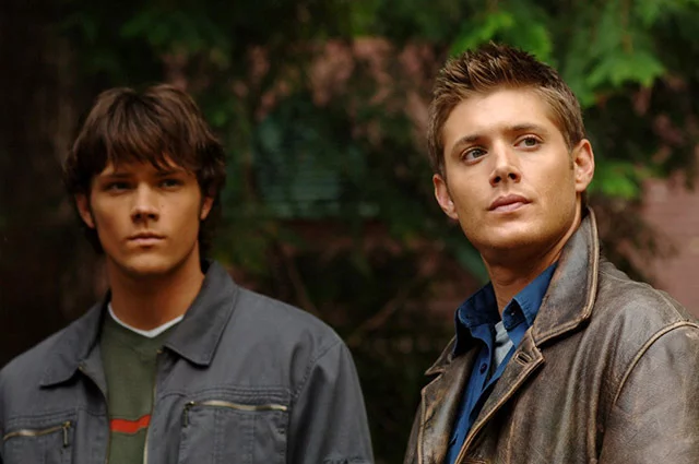 Winchester brothers. Supernatural. Gifko post - Supernatural, Winchesters, Dean Winchester, Sam Winchester, Funny, Strange humor, Actors and actresses, Filming, GIF, Longpost