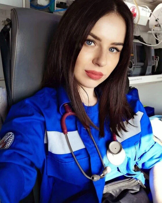 These girls could easily become models, but they chose to save lives - they became paramedics - The photo, Girls, Beautiful girl, Medics, Paramedic, Longpost