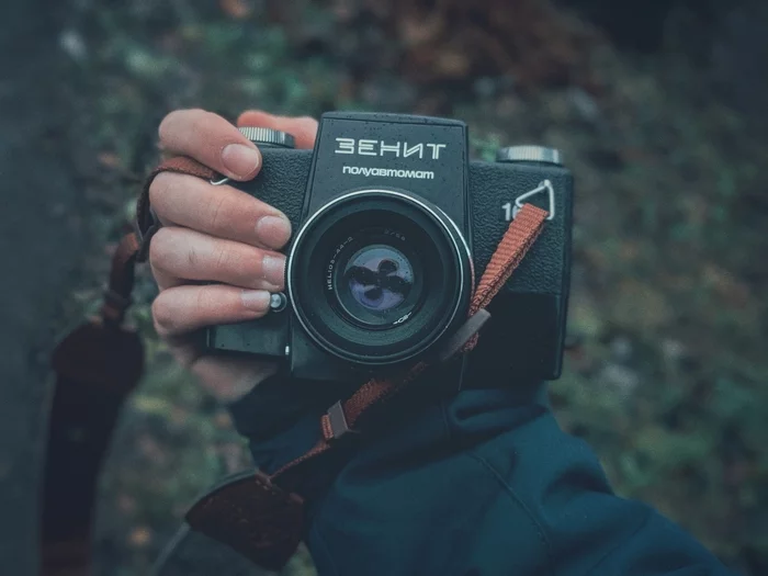 In this weather you can only shoot on film or how I found my grandfather’s camera - My, Camera, The photo, Zenith, 35mm, camera roll, Rarity, Autumn