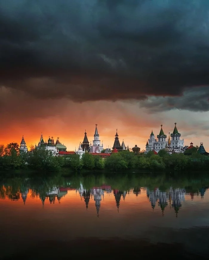 Izmailovo Kremlin - The photo, Russia, The clouds, Izmailovo Kremlin, Reflection