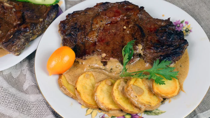 Beef steak with creamy mustard sauce - My, Meat, Food, Recipe, Cooking, Cooking, Video recipe, Video recipe, With grandfather at lunch, With grandfather at lunch, Video, Video, Longpost, Longpost