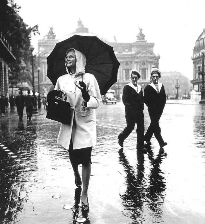 Alignment to - right! - Paris, France, Rain, Sight, Black and white photo, Retro, The photo