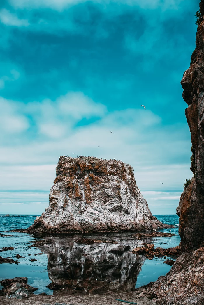 Rails rails rocks rocks... - My, Sakhalin, beauty, The rocks, Sea, Nature, Summer, The photo, Atmosphere, Reflection, Landscape, Longpost