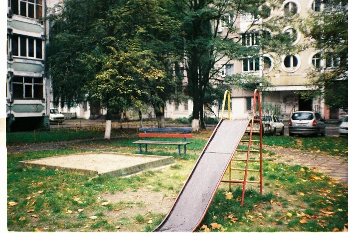 Children's playground in light rain. And a floating house - My, Viliya, Film, The film did not die, The photo, Republic of Belarus, Gomel