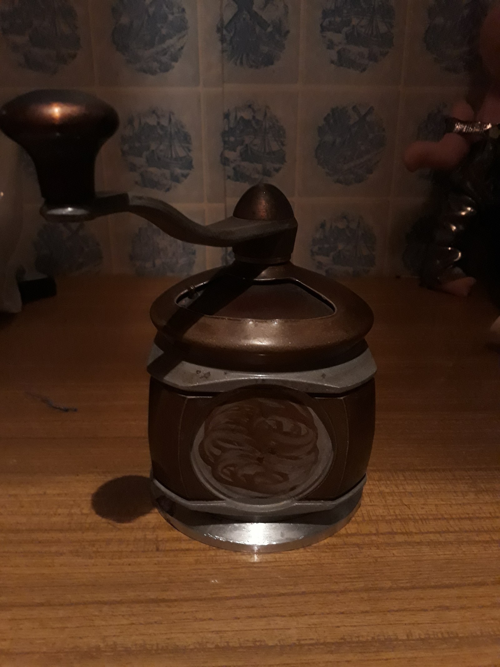 Puzzle coffee grinder! How to open??? - My, Coffee, Coffee grinder, Opening, Help, Longpost