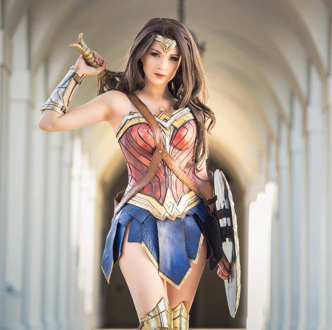 Wonder Woman - by - Hendo - Cosplay, Dc comics, Wonder Woman, Amazon, Girls, 