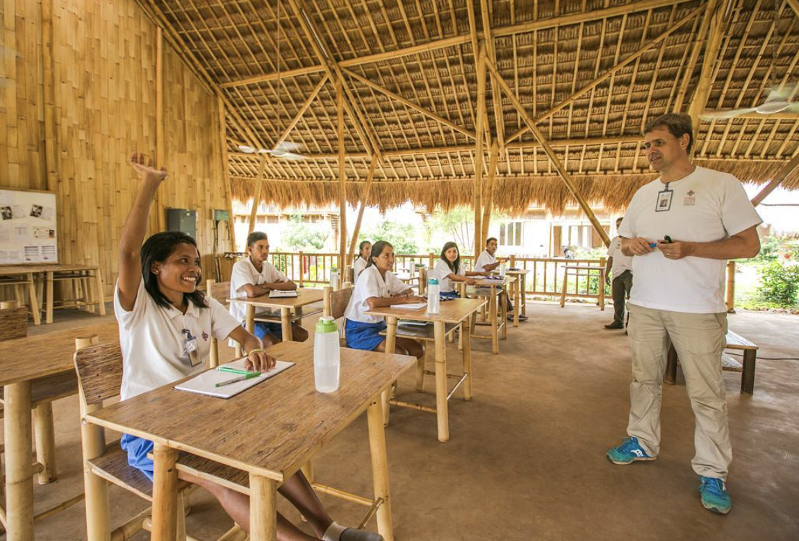 Eco school on the island of Sumba. - My, Asia, Travels, Indonesia, School, Video, Longpost