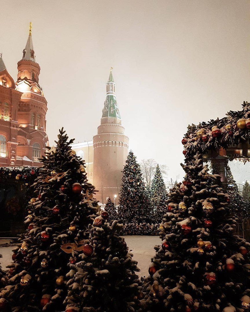 Foggy Manezhka during the festival Journey to Christmas - Moscow, Moscow at night, Evening Moscow, The photo, , Manezhnaya square