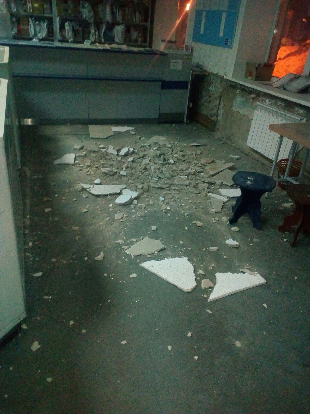 The ceiling collapsed in the post office of Russia. - Post office, Russia, Collapse, The photo, Longpost