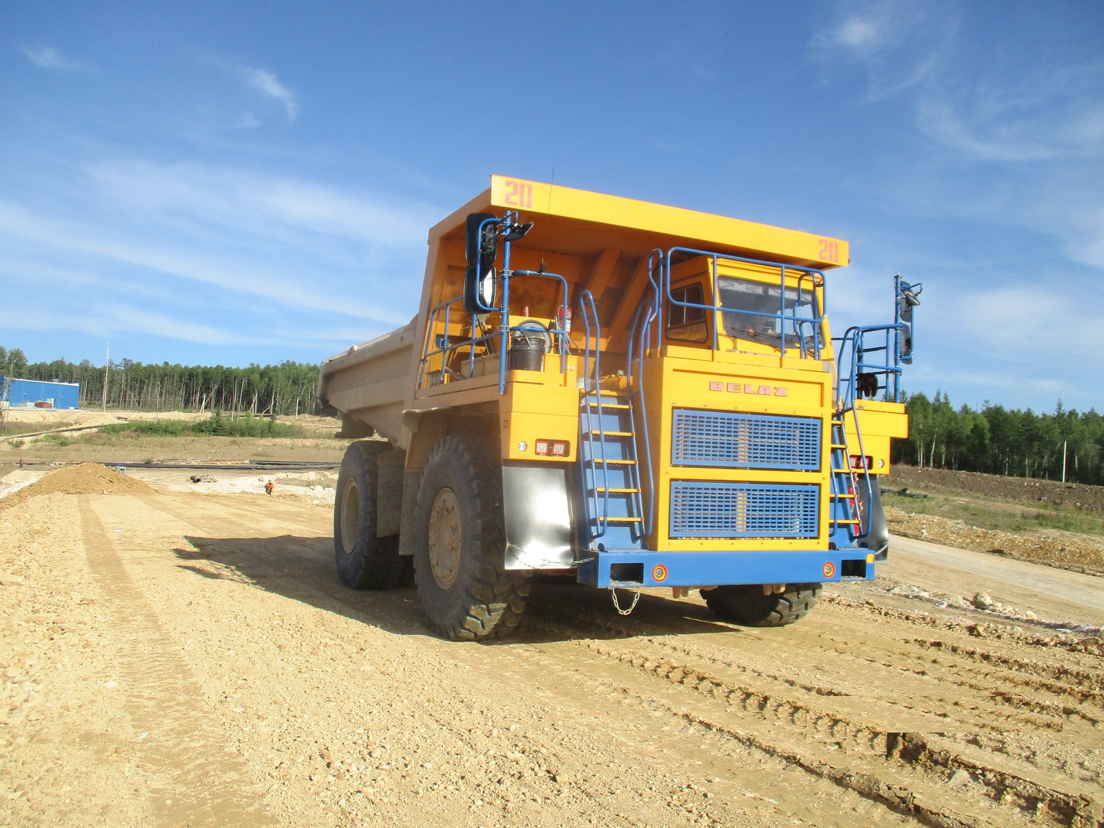 Technique at the gold deposit. - My, Field, BelAZ, Technics, Gold, Caterpillar, Longpost, My