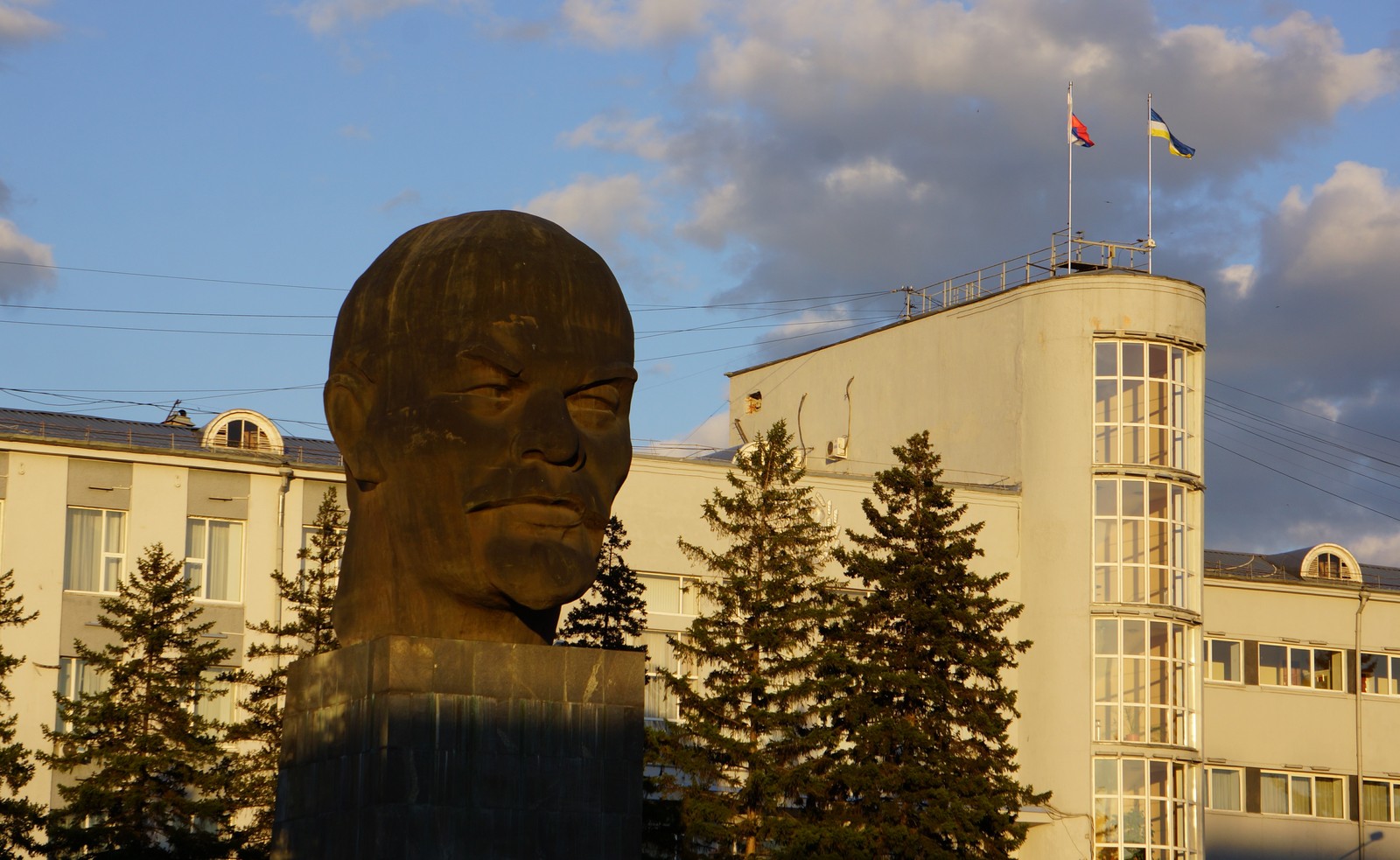 In Ulan-Ude (Buryatia) - My, Ulan-Ude, Buryatia, Sculpture, Head, Lenin, , Fountain, Longpost