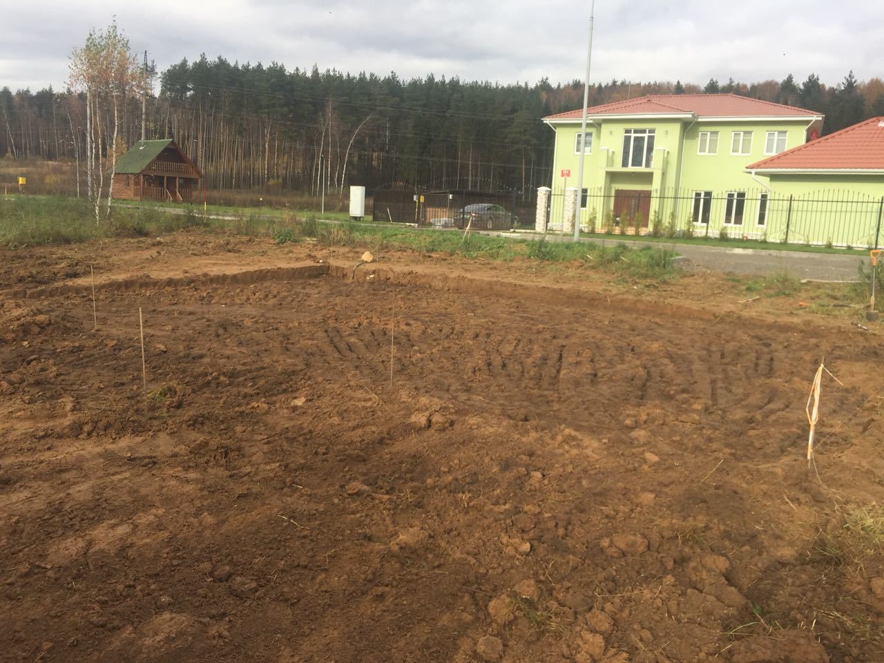 Монолитная ЖБ плита для дома и винтовые сваи под террасу. - Моё, Фундамент, Монолитная плита, Винтовые сваи, Строительство дома, Монолит, Плита для дома, Бетон, Фахверк, Длиннопост