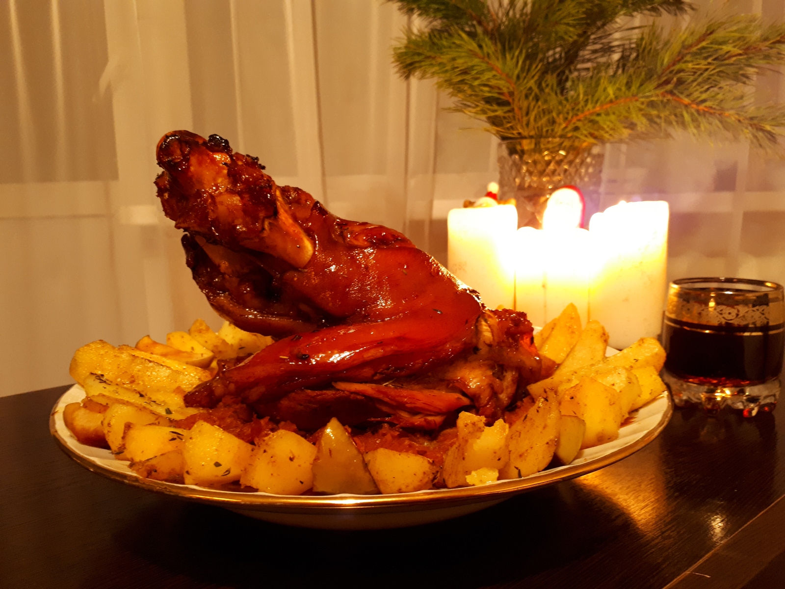 Ready knuckle in beer, with sauerkraut and baked potatoes. - My, Shank, Veprevo knee, Meat, Cabbage, Potato, Longpost