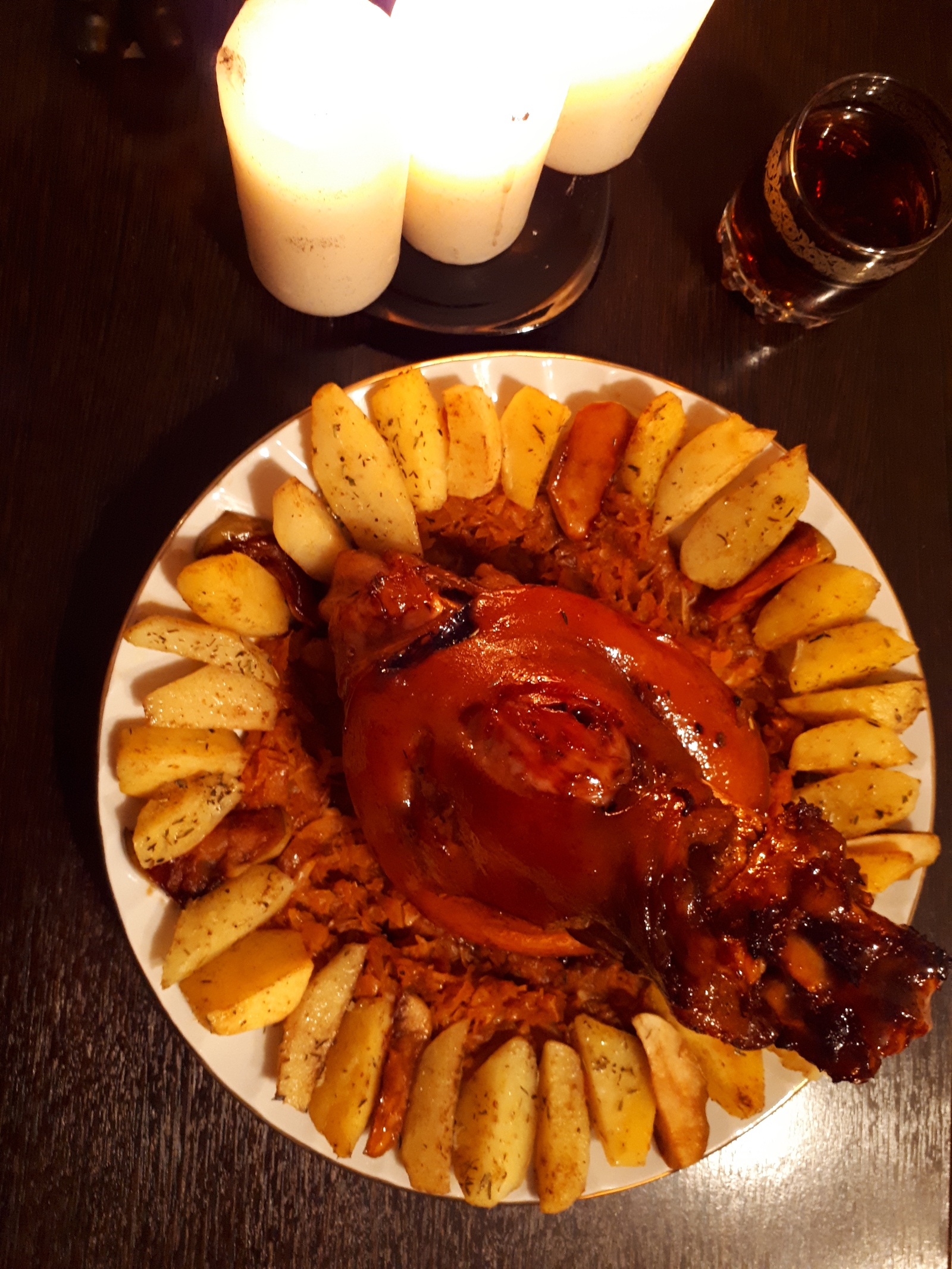 Ready knuckle in beer, with sauerkraut and baked potatoes. - My, Shank, Veprevo knee, Meat, Cabbage, Potato, Longpost